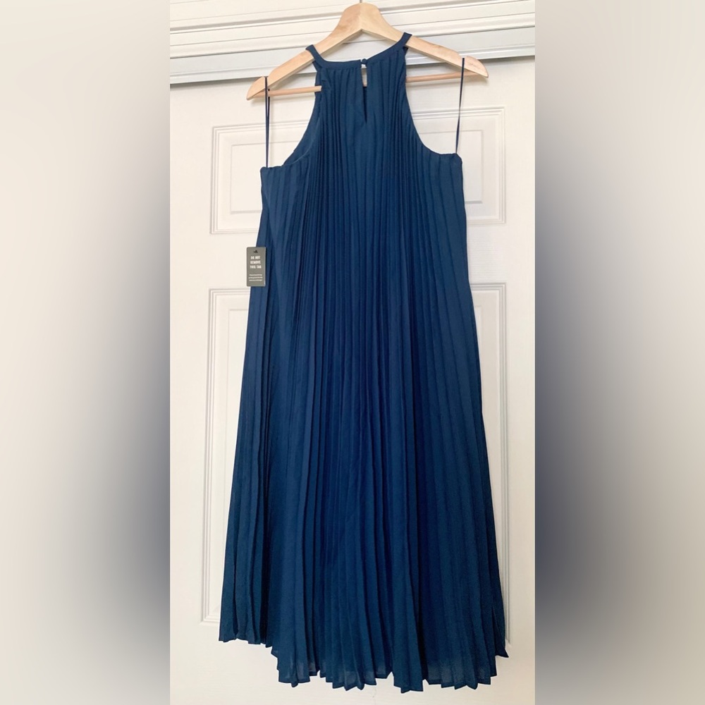 Express Dress - Picture 6 of 13